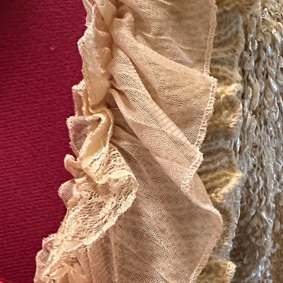 Gorgeous Beige Ruffled Knit Cardigan Sweater Mid-Thigh Boho Fringe Open Front - Picture 6 of 11